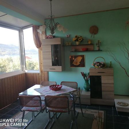 Apartmani Zute Рачище Номер фото