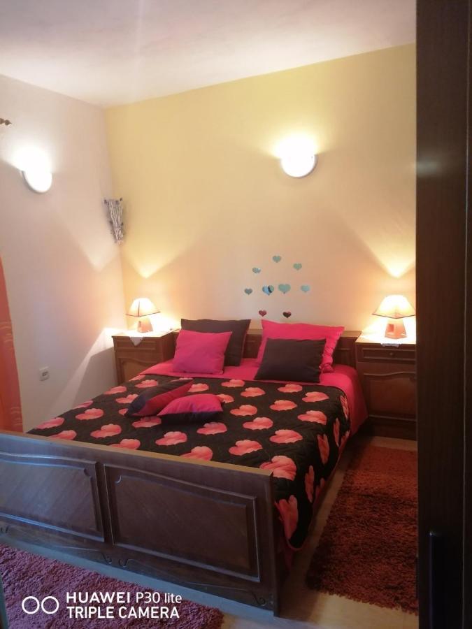 Apartmani Zute Рачище Екстер'єр фото